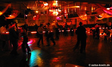 Kln: Salsa in der Tanzschule Schluerecki